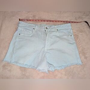 American Eagle Outfitters Light Wash Twill Mom Short 16